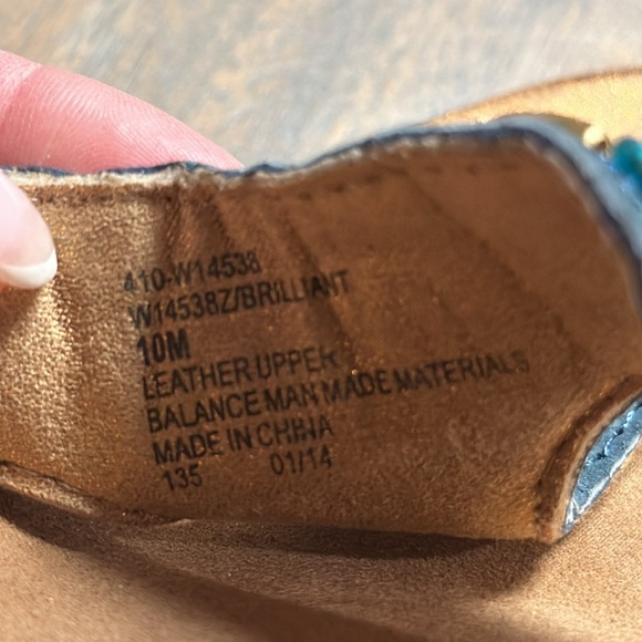 PERFECT SLIP ONS - Picture 5 of 5